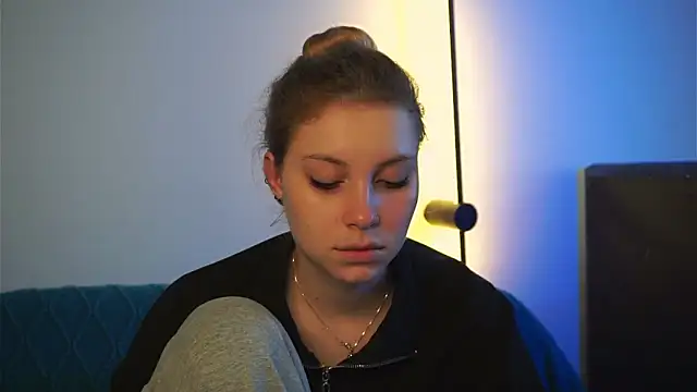 Snapshot of Sairallyn chatting on May 23, 5:12 am Sairallyn online show from May 23, 5:12 am