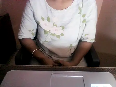 Snapshot of sunshine_dolly chatting on May 26, 3:52 pm sunshine dolly online show from May 26, 3:52 pm