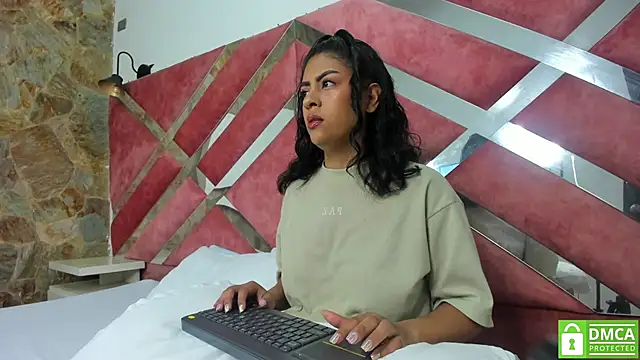 Snapshot of keylli_vega chatting on May 15, 12:23 pm keylli vega online show from May 15, 12:23 pm