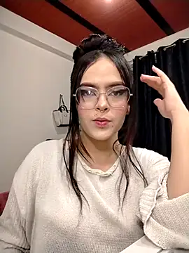 Snapshot of Mia_Collings1 chatting on August 2, 3:05 am Mia Collings1 online show from August 2, 3:05 am