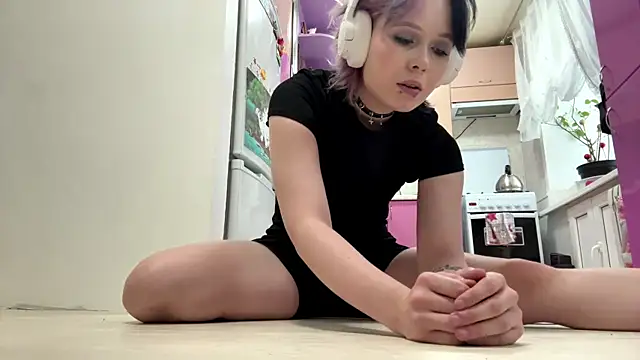 CuteLilit online show from May 17, 2:13 pm