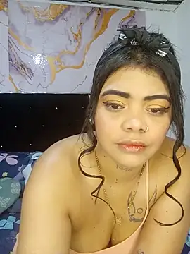 Snapshot of luxuryluna chatting on May 18, 11:10 pm luxuryluna online show from May 18, 11:10 pm