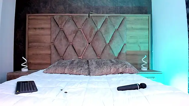 Snapshot of TaylorClay_ chatting on May 25, 2:12 pm TaylorClay online show from May 25, 2:12 pm