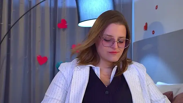 AlexaAvery online show from July 8, 6:29 am
