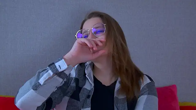 AlexaAvery online show from July 9, 6:28 am