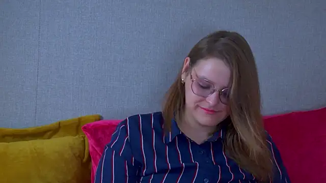 AlexaAvery online show from July 11, 6:27 am