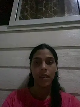 Snapshot of Saray_queen1 chatting on July 10, 5:12 am Saray queen1 online show from July 10, 5:12 am