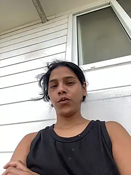 Snapshot of Saray_queen1 chatting on July 10, 6:21 pm Saray queen1 online show from July 10, 6:21 pm