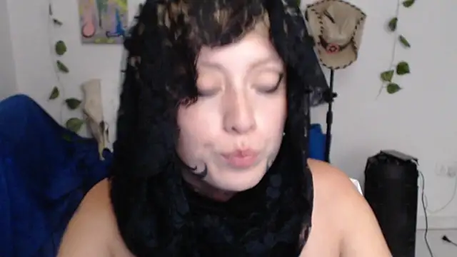 Snapshot of seley222 chatting on May 21, 5:42 pm seley222 online show from May 21, 5:42 pm