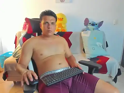Snapshot of alexerdiego chatting on May 27, 6:27 pm alexerdiego online show from May 27, 6:27 pm
