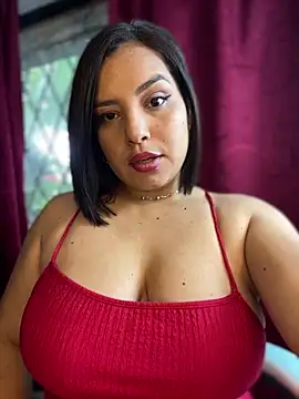 Snapshot of Elena_Grace1 chatting on May 29, 8:18 pm Elena Grace1 online show from May 29, 8:18 pm