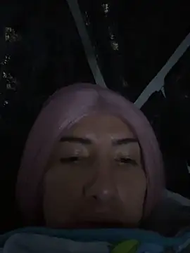 EmilyZaennz online show from May 24, 3:11 am
