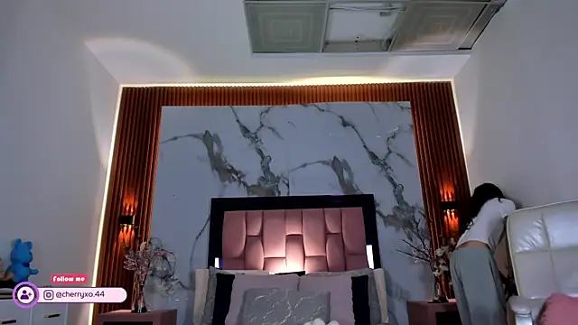 Snapshot of Cherryblossom18_ chatting on May 22, 8:25 pm Cherryblossom18 online show from May 22, 8:25 pm