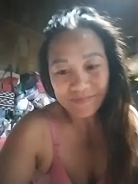 Snapshot of Caily-ly chatting on May 18, 4:46 pm Caily-ly online show from May 18, 4:46 pm