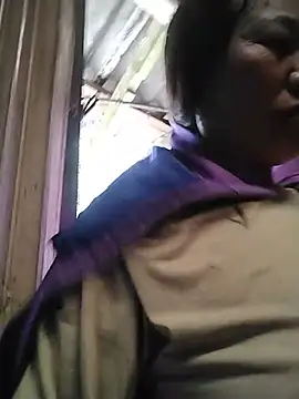 Snapshot of Caily-ly chatting on May 19, 5:14 am Caily-ly online show from May 19, 5:14 am