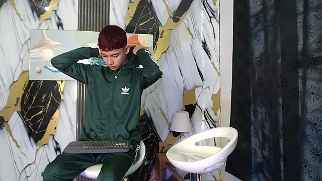 KING LOVERS1 online show from June 17, 1:23 pm