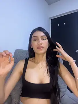 Snapshot of _BellaCute_ chatting on June 10, 7:51 am BellaCute online show from June 10, 7:51 am