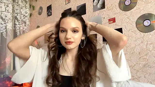 Snapshot of CarleenColley chatting on May 19, 7:58 am CarleenColley online show from May 19, 7:58 am