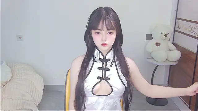 Evil-Bunny007 online show from May 18, 10:32 am