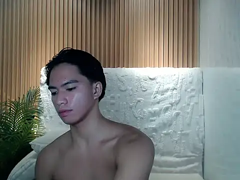 horny jamesxx online show from June 2, 1:07 am