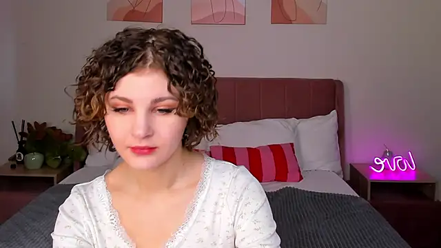 Snapshot of Kira__Fluffy chatting on May 26, 12:06 am Kira Fluffy online show from May 26, 12:06 am