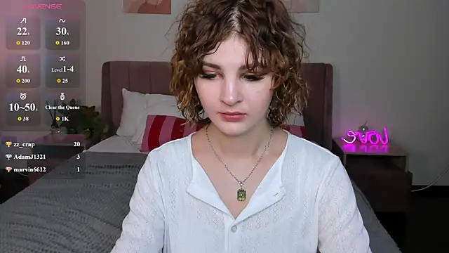 Snapshot of Kira__Fluffy chatting on July 5, 4:19 am Kira Fluffy online show from July 5, 4:19 am