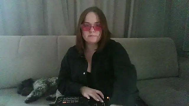 Snapshot of Joan_Taylor1 chatting on May 26, 10:11 am Joan Taylor1 online show from May 26, 10:11 am