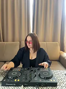 Snapshot of Joan_Taylor1 chatting on May 30, 11:51 am Joan Taylor1 online show from May 30, 11:51 am