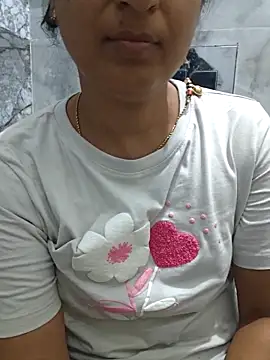 Snapshot of Radhika_rekha_kannada chatting on May 15, 5:09 pm Radhika rekha kannada online show from May 15, 5:09 pm
