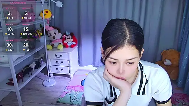 QinQin-888 online show from May 21, 3:35 am