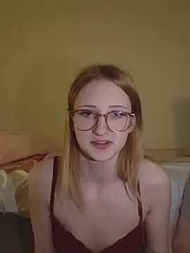 Snapshot of LauraundSteve_ chatting on May 17, 7:21 pm LauraundSteve online show from May 17, 7:21 pm