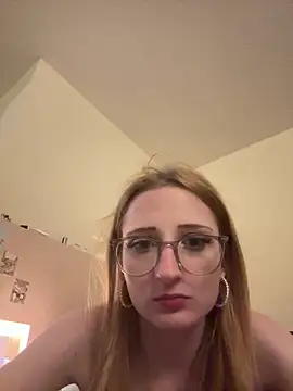 Snapshot of LauraundSteve_ chatting on May 22, 8:36 pm LauraundSteve online show from May 22, 8:36 pm
