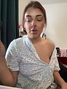 Spicy Scarlett 26 online show from May 20, 8:20 am