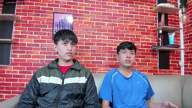 Snapshot of Hoot_boyss_ chatting on May 26, 7:54 pm Hoot boyss online show from May 26, 7:54 pm