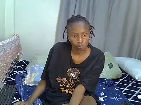 Snapshot of Sexxyjey chatting on May 22, 6:13 pm Sexxyjey online show from May 22, 6:13 pm