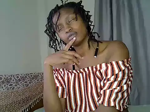 Snapshot of Sexxyjey chatting on July 10, 7:12 am Sexxyjey online show from July 10, 7:12 am