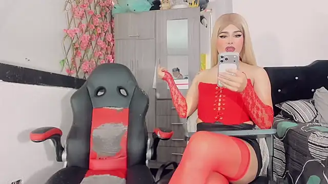 Snapshot of Thiara_veky_ chatting on June 29, 7:03 pm Thiara veky online show from June 29, 7:03 pm