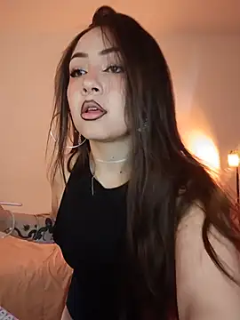 Snapshot of paariiss_ chatting on May 19, 10:16 pm paariiss online show from May 19, 10:16 pm