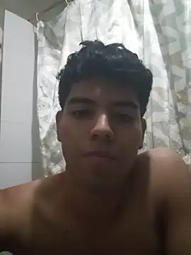Snapshot of fercho_2311 chatting on June 13, 2:15 pm fercho 2311 online show from June 13, 2:15 pm