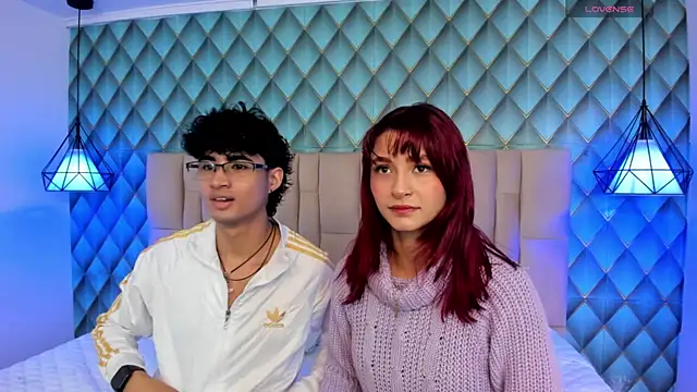 Snapshot of Sofia-Ethan chatting on May 21, 6:48 pm Sofia-Ethan online show from May 21, 6:48 pm
