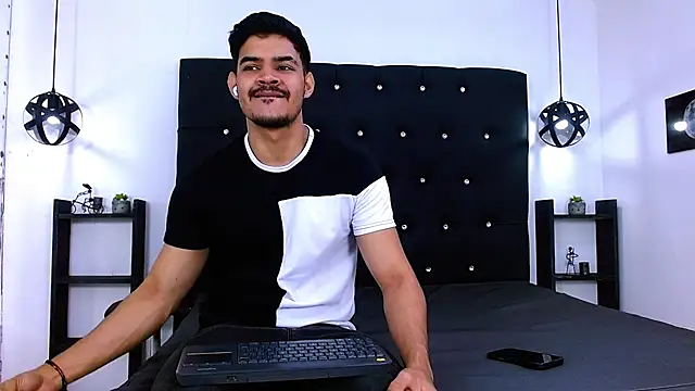 Snapshot of Dannesh_ chatting on July 14, 3:33 am Dannesh online show from July 14, 3:33 am