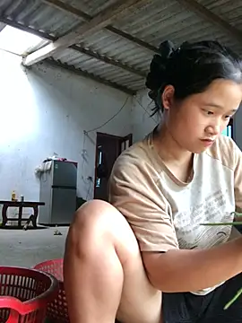 Ninaa01 online show from May 20, 3:34 am