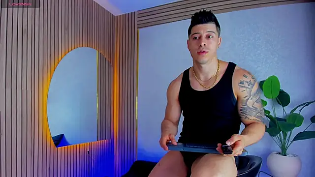 Snapshot of lukas_green11 chatting on May 27, 7:22 pm lukas green11 online show from May 27, 7:22 pm