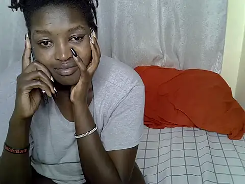 Snapshot of Lorainebabes chatting on June 22, 9:23 pm Lorainebabes online show from June 22, 9:23 pm