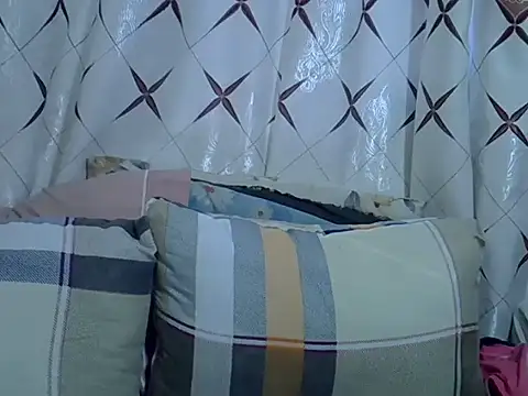 Snapshot of lajoy- chatting on July 8, 4:28 am lajoy- online show from July 8, 4:28 am