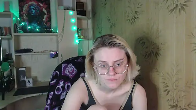   Freya    online show from May 26, 12:17 am