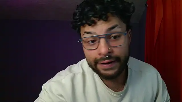 Snapshot of LYNN_N_SAMMAEL chatting on July 5, 4:52 am LYNN N SAMMAEL online show from July 5, 4:52 am