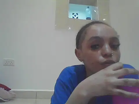 Snapshot of silk_couple1 chatting on May 15, 5:53 pm silk couple1 online show from May 15, 5:53 pm