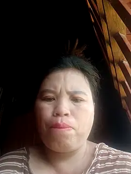 Snapshot of -Yeyi- chatting on May 17, 7:28 am -Yeyi- online show from May 17, 7:28 am