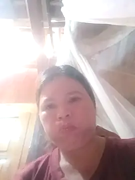 Snapshot of -Yeyi- chatting on May 19, 1:56 am -Yeyi- online show from May 19, 1:56 am